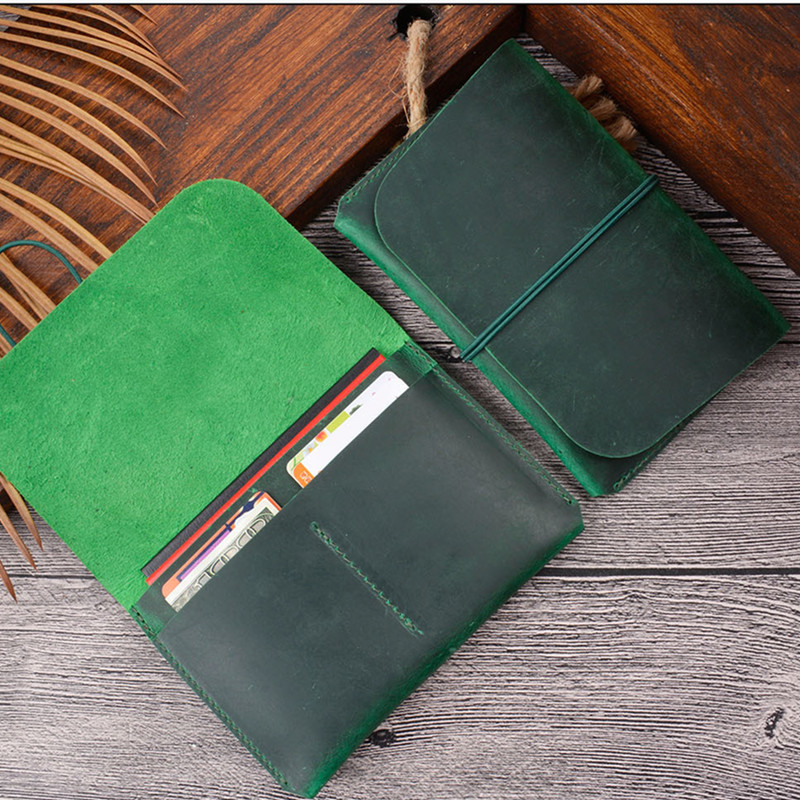 Bifold Leather Wallet - Portafoglio per Passaporto in Pelle di
