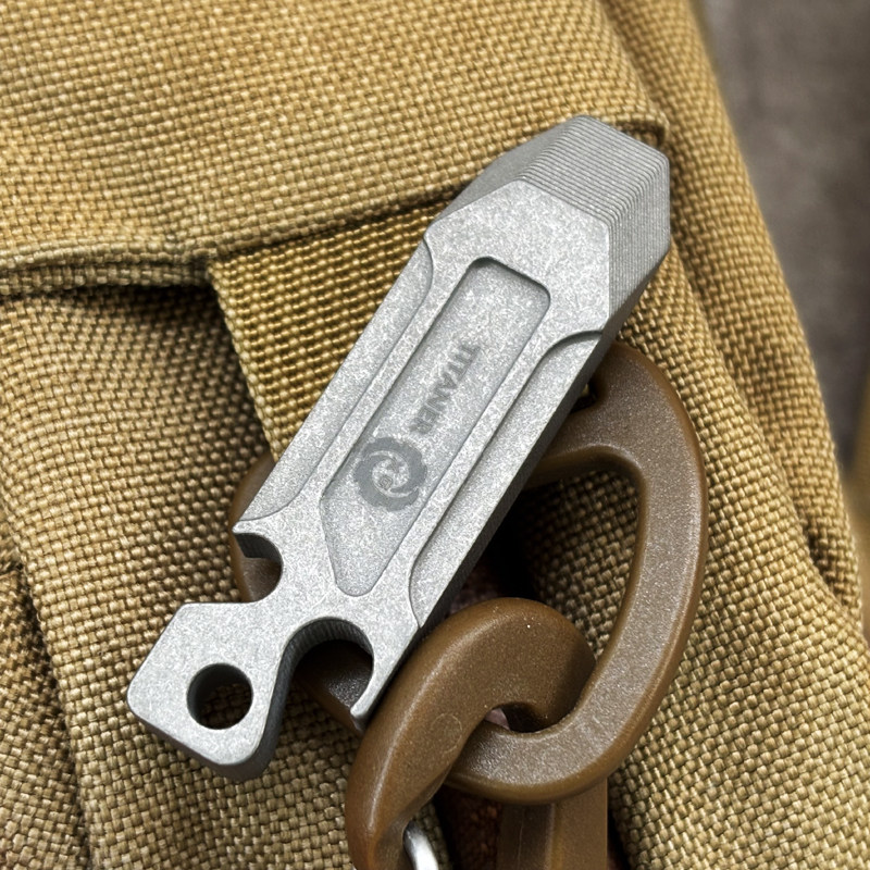 Mini Leva Multiuso Portatile i - Keychain Multi Tool recensione e prezzo