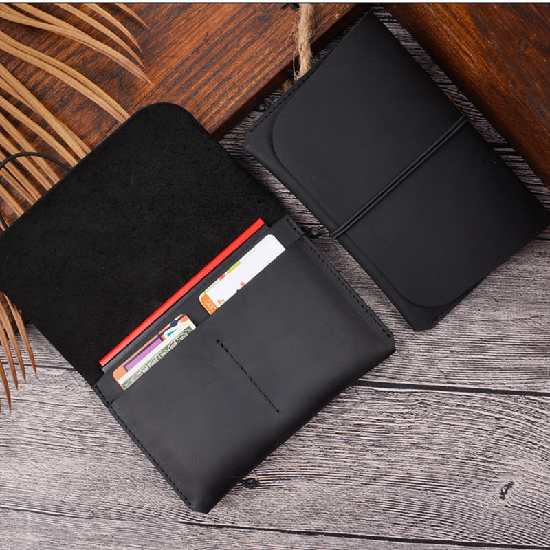 Portafoglio per Passaporto in  - Bifold Leather Wallet recensione e prezzo
